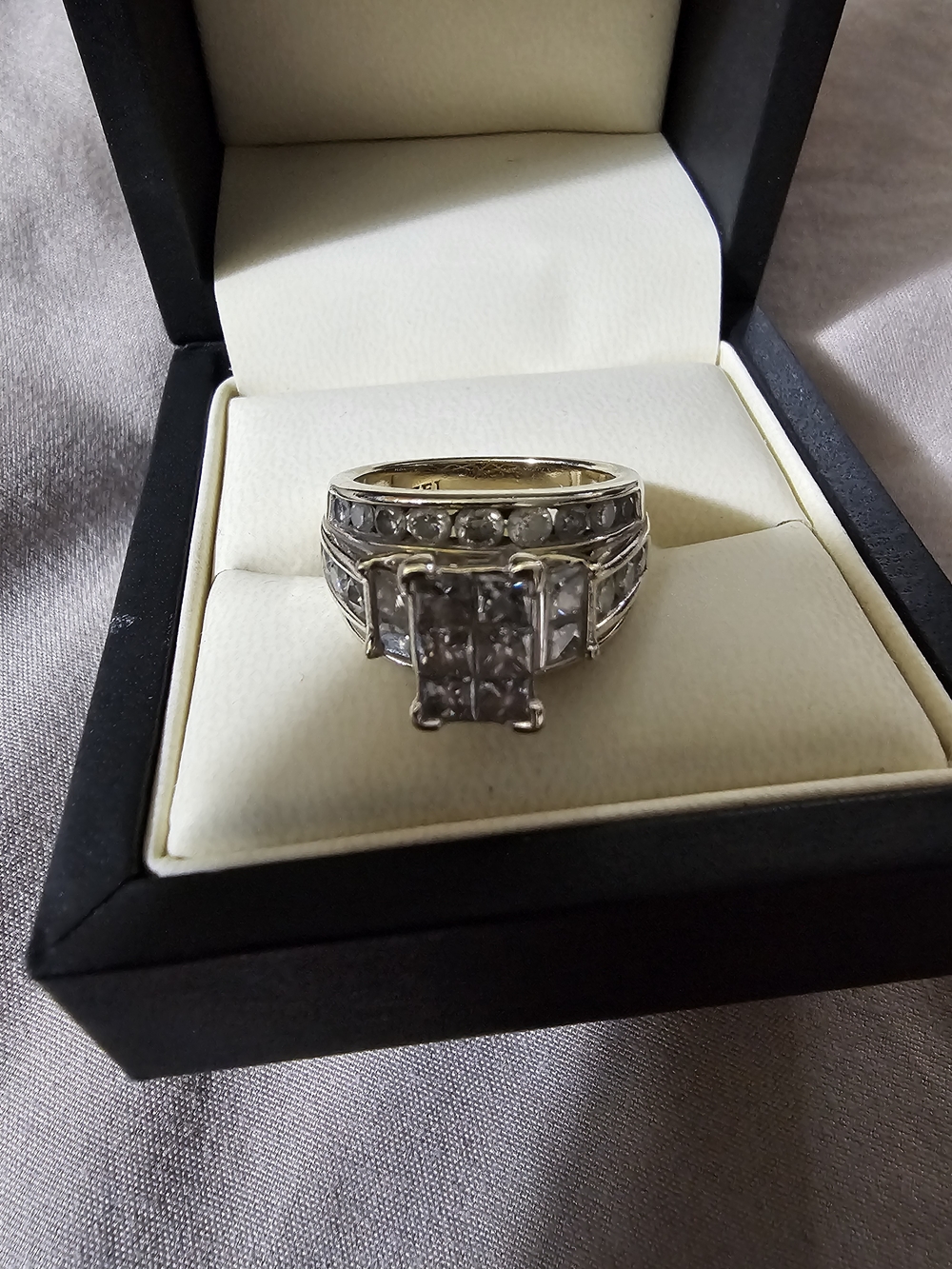 Helzberg Diamonds (HDS) 14K White Gold Diamond Invisible Set Princess Diamond